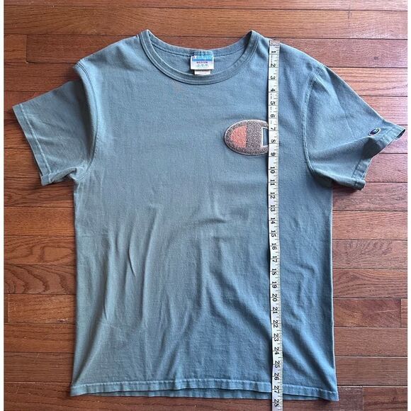 Champion Tee Size Medium Vintage Embroidered Emblem 100% Cotton - Picture 5 of 9